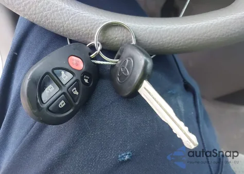 2005 Toyota Sienna Le z USA, uszkodzony, nr VIN 5TDZA23C95S246054